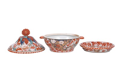 Lot 458 - A PAIR OF IMARI TUREENS, COVERS AND STANDS