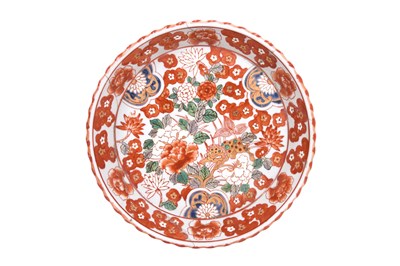 Lot 458 - A PAIR OF IMARI TUREENS, COVERS AND STANDS