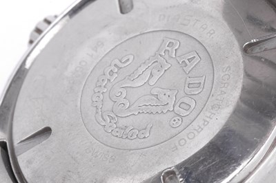 Lot 54 - A MEN'S RADO STAINLESS STEEL QUARTZ BRACELET WATCH