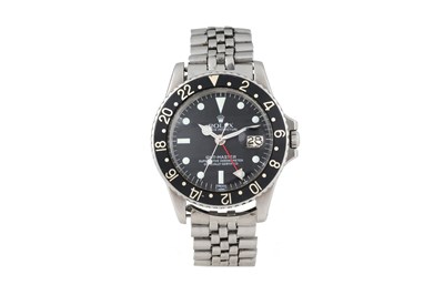 Lot 5 - A MEN'S ROLEX STAINLESS STEEL AUTOMATIC GMT BRACELET WATCH