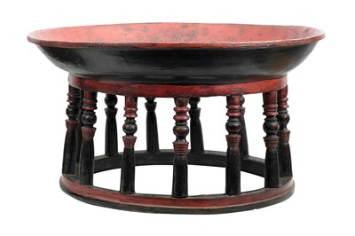Lot 199 - A BURMESE LACQUERED OFFERING TRAY ON STAND (KALAT)