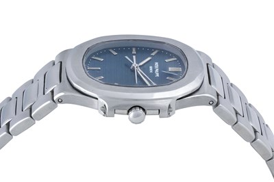 Lot 24 - A UNIQUE PATEK PHILIPPE PROTOTYPE STAINLESS STEEL QUARTZ BRACELET WATCH