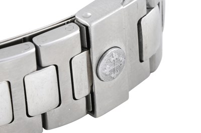 Lot 24 - A UNIQUE PATEK PHILIPPE PROTOTYPE STAINLESS STEEL QUARTZ BRACELET WATCH