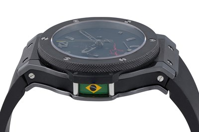 Lot 49 - A MEN'S LIMITED EDITION HUBLOT BLACK CERAMIC AUTOMATIC CHRONOGRAPH WITH POWER RESERVE WRISTWATCH