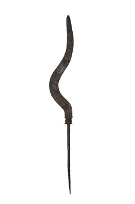 Lot 180 - AN EARLY INDONESIAN KULIT SEMANGKA PAMOR SPEARHEAD