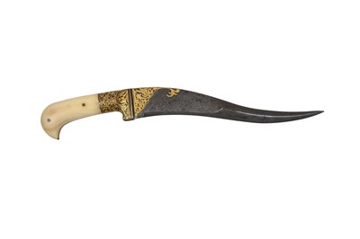 Lot 161 - λ A MARINE IVORY-HILTED INDO-PERSIAN PESH KABZ DAGGER
