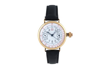 Lot 34 - A MEN’S GOLD PLATED TRENCH WRISTWATCH