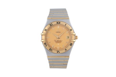 Lot 26 - A MEN'S OMEGA STAINLESS STEEL AND 18K YELLOW GOLD AUTOMATIC BRACELET WATCH