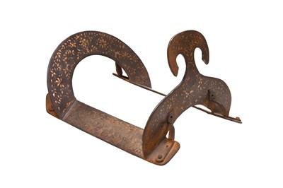 Lot 157 - AN INDIAN BRASS AND SILVER-DAMASCENED (KOFTGARI) STEEL SADDLE