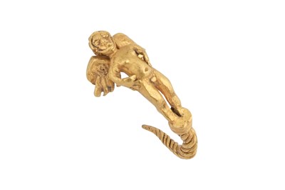 Lot 266 - A HELLENISTIC GOLD EARRING WITH A WINGED ANGEL