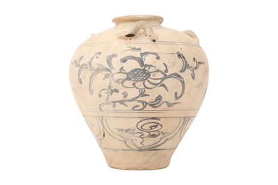 Lot 102 - A BLUE AND WHITE ANNAMESE JAR