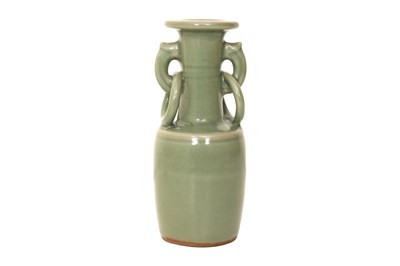 Lot 31 - A CHINESE LONGQUAN CELADON MALLET VASE