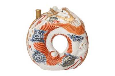 Lot 133 - A JAPANESE HIRADO 'DRAGON' SAKE BOTTLE, TOKKURI