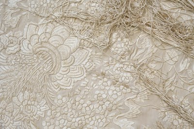 Lot 64 - A CHINESE CANTON EMBROIDERED SILK SHAWL IN A LACQUER BOX
