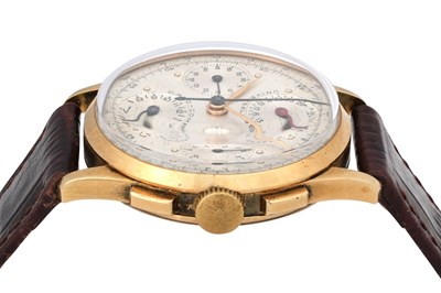 Lot 44 - A RARE MEN’S UNIVERSAL GENEVE 18K YELLOW GOLD MANUAL CALENDAR CHRONOGRAPH