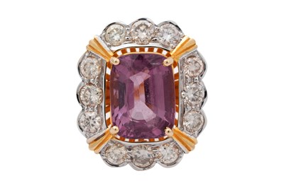 Lot 26 - A PINK SPINEL AND DIAMOND 14K GOLD RING.