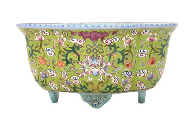Lot 50 - A CHINESE FAMILLE ROSE QUATREFOIL LIME GREEN-GROUND JARDINIERE