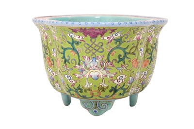 Lot 50 - A CHINESE FAMILLE ROSE QUATREFOIL LIME GREEN-GROUND JARDINIERE