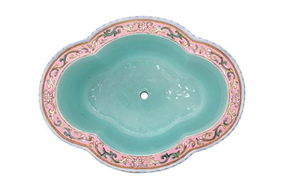 Lot 50 - A CHINESE FAMILLE ROSE QUATREFOIL LIME GREEN-GROUND JARDINIERE
