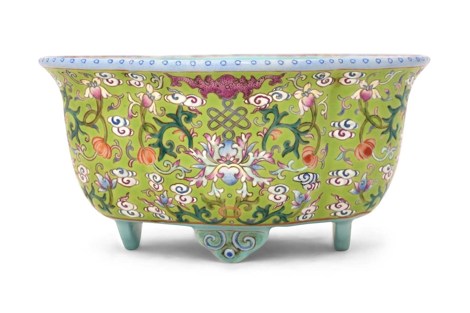 Lot 50 - A CHINESE FAMILLE ROSE QUATREFOIL LIME GREEN-GROUND JARDINIERE