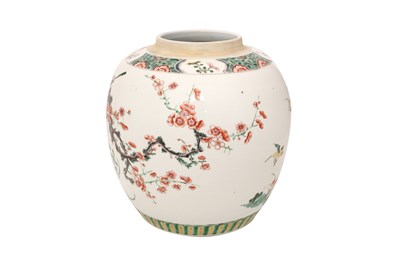 Lot 41 - A CHINESE FAMILLE VERTE 'CUCKOO' JAR
