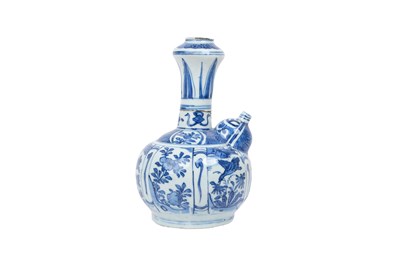 Lot 37 - A CHINESE BLUE AND WHITE KENDI