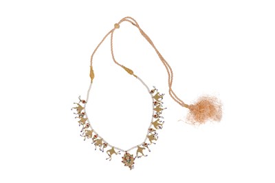 Lot 257 - A PEARL NECKLACE WITH INDIAN DIAMOND KUNDAN-SET ENAMELLED PENDANTS