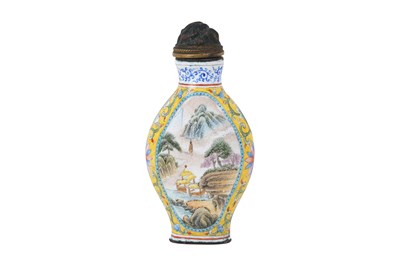 Lot 54 - A CHINESE YELLOW-GROUND ENAMELLED SNUFF BOTTLE