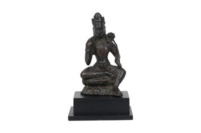 Lot 109 - A BRONZE FIGURE OF A BODHISATTVA
