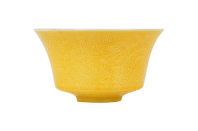 Lot 55 - A CHINESE LEMON YELLOW-GROUND 'DRAGON' BOWL