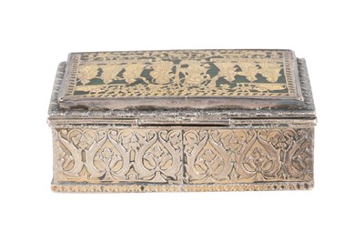 Lot 225 - A PRATAPGARH THEWA PARCEL-GILT SILVER BOX WITH STAINED GLASS AND FIGURAL GOLD LEAF DECORATION