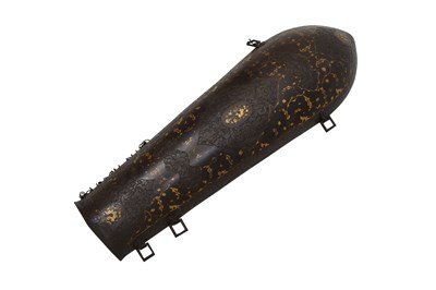 Lot 212 - A SINGLE GOLD-DAMASCENED STEEL BAZUBAND (ARMGUARD)