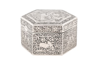 Lot 237 - AN IRANIAN (PERSIAN) JA'FAR SILVER SNUFFBOX
