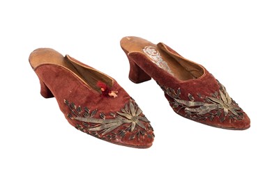 Lot 221 - A PAIR OF OTTOMAN SILK AND VELVET SLIPPERS