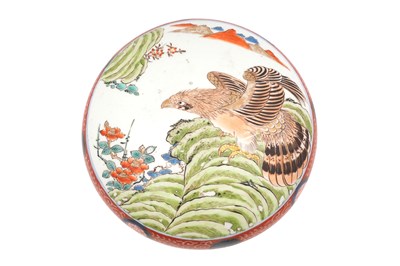 Lot 190 - A JAPANESE IMARI CIRCULAR 'EAGLE' BOX AND COVER