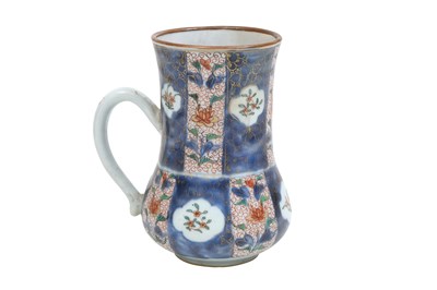 Lot 75 - AN ENAMELLED IMARI MUG
