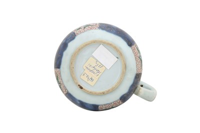 Lot 75 - AN ENAMELLED IMARI MUG