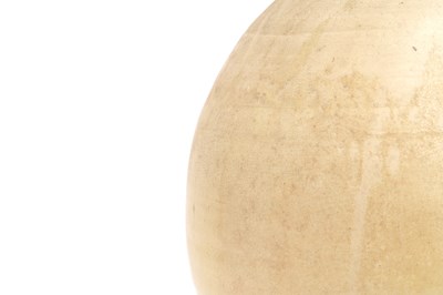 Lot 10 - A LARGE CHINESE STRAW-GLAZED HENAN POTTERY JAR