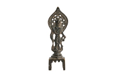 Lot 105 - A BRONZE FIGURE OF A BODHISATTVA