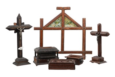 Lot 31 - A COLLECTION OF 19TH CENTURY AND LATER WOODEN TRAMP ART ITEMS
