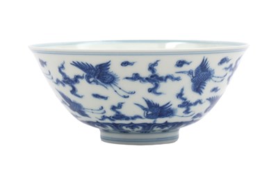 Lot 62 - A CHINESE BLUE AND WHITE 'CRANES' BOWL