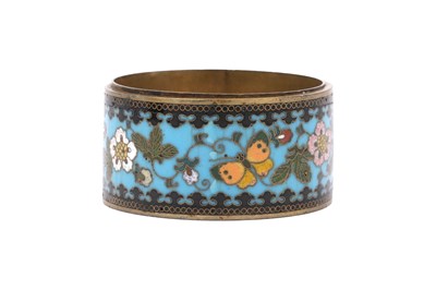 Lot 137 - A JAPANESE CLOISONNÉ NAPKIN RING ATTRIBUTED TO THE WORKSHOP OF NAMIKAWA YASUYUKI (1845 — 1927)