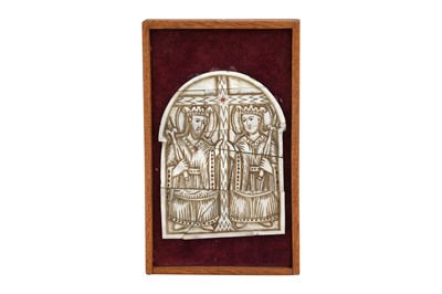 Lot 48 - A MOTHER-OF-PEARL PLAQUE DEPICTING CONSTANTINE AND HELENA