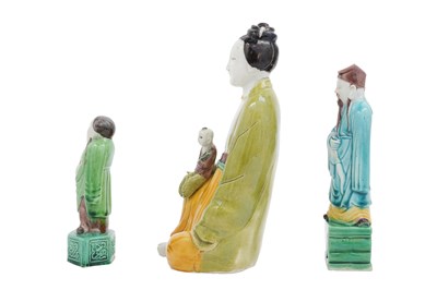 Lot 90 - A CHINESE FAMILE VERTE FIGURE OF GUANYIN AND CHILD