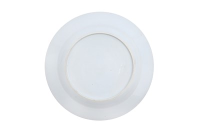 Lot 83 - A CHINESE BLUE AND WHITE TRANSFER PRINTED SOFTPASTE DISH