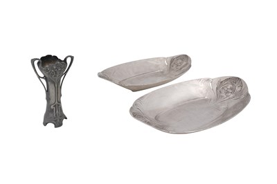 Lot 30 - A PAIR OF CHRISTOFLE GALLIA ART NOUVEAU SILVER PLATED OVAL DISHES