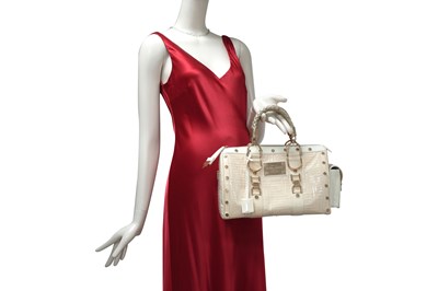 Lot 106 - VERSACE COUTURE CREAM LEATHER HANDBAG