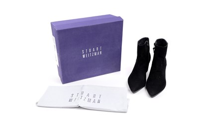 Lot 94 - STUART WEITZMAN 'ZEPHER' BLACK SUEDE ANKLE BOOTS