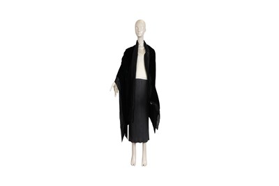 Lot 7 - BLACK VELVET EVENING STOLE
