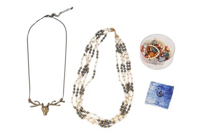 Lot 2 - A COLLECTION OF PEARLS AND OTHER JEWELLERY